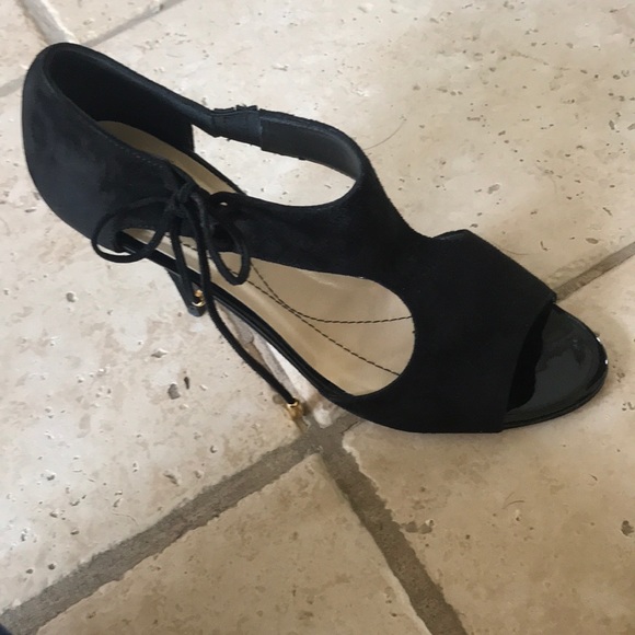 Kate Spade black lace up suede heels w gold detail - Picture 2 of 8